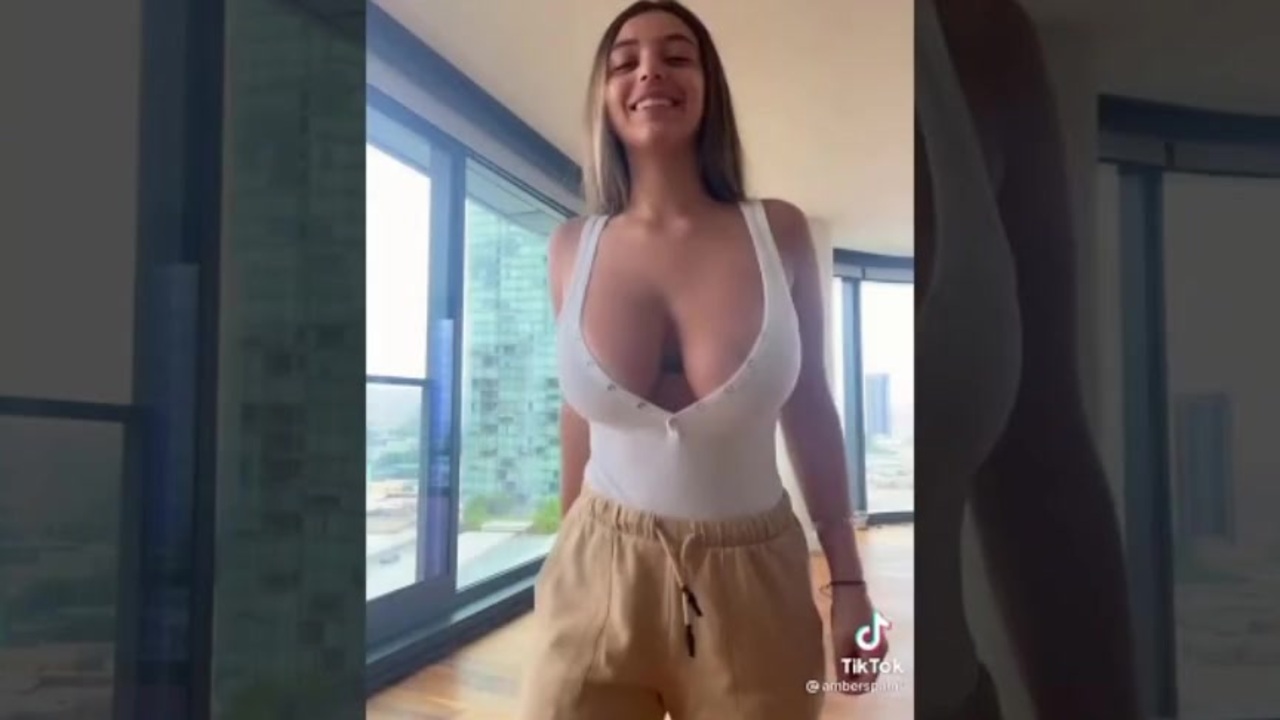 白人　巨乳 