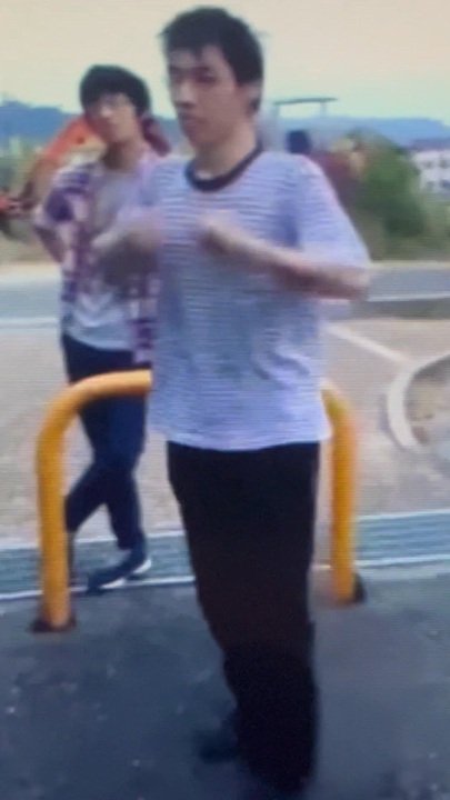 拳で抵抗する21歳 - ニコニコ動画