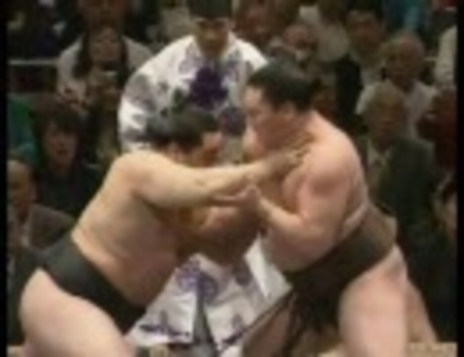 朝青龍、白鵬　切り抜き新聞 出た釘打たれる。以上」元朝青龍が後輩横綱・白鵬に向けてXで
