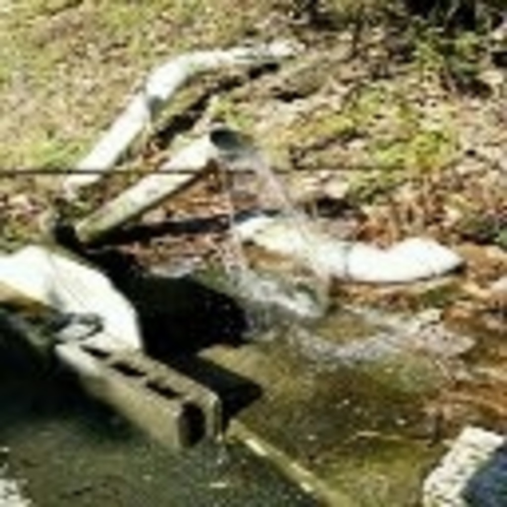 蛇口の壊れた水道局