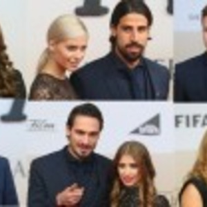 ドイツ代表の映画試写会に W杯で話題の美女妻 美彼女が再び集結 ニコニコニュース