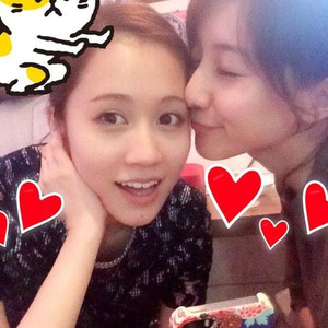 前田敦子と田中みな実の仲良し写真に反響 キスショットも披露しコメント殺到 ニコニコニュース