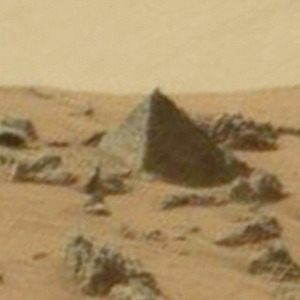 歴史的発見か！遂に火星に古代文明のピラミッドな建造物？が発見される！海外もっと見る