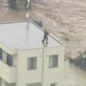 鬼怒川災害 たくさんの家が流される中 ヘーベルハウスがすごいと話題に ニコニコニュース