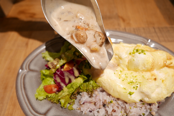 横浜限定のフレンチトーストやふわとろ食感のスフレオムライスが楽しめる アフタヌーンティー ラブアンドテーブル ニコニコニュース