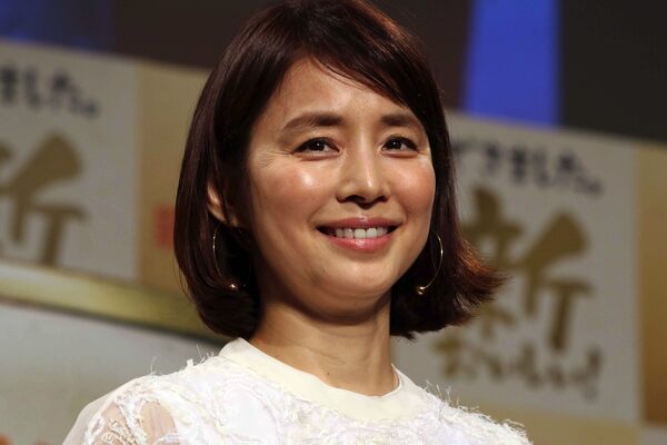 石田ゆり子が 50代突入 パリで誕生日を過ごす姿がかわいいと話題 ニコニコニュース