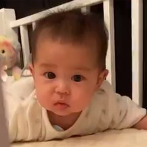パパのくしゃみで起きた赤ちゃん この後の展開に 吹き出す ニコニコニュース