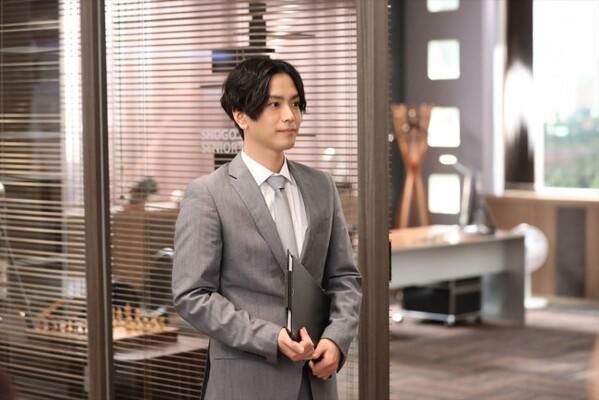 黒羽麻璃央 月9初出演 Suits スーツ2 甲斐 織田裕二の新しい秘書に ニコニコニュース