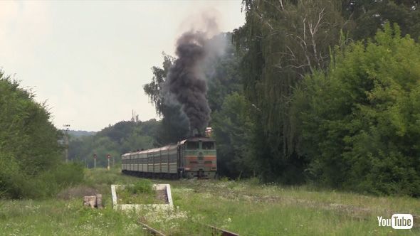 黒煙噴きまくり モルドバを走る爆煙ディーゼル機関車にびっくり仰天 ニコニコニュース