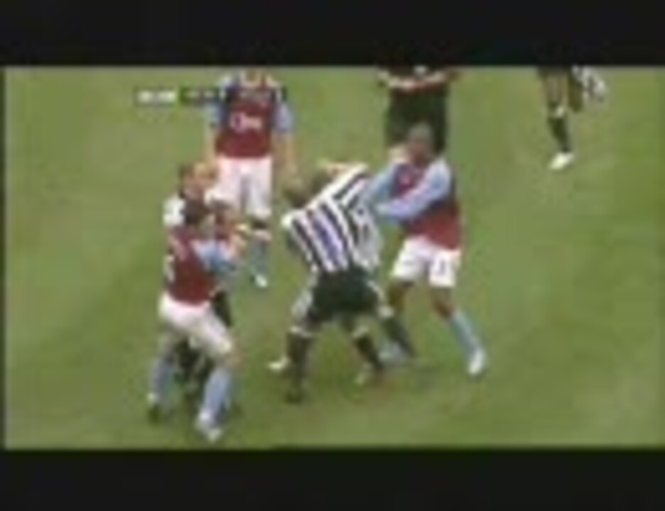 サッカー 試合中に味方同士で殴り合うアホサッカー選手 ニコニコ動画