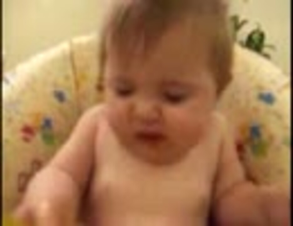 酸っぱいフルーツを食べる赤ちゃん ニコニコ動画