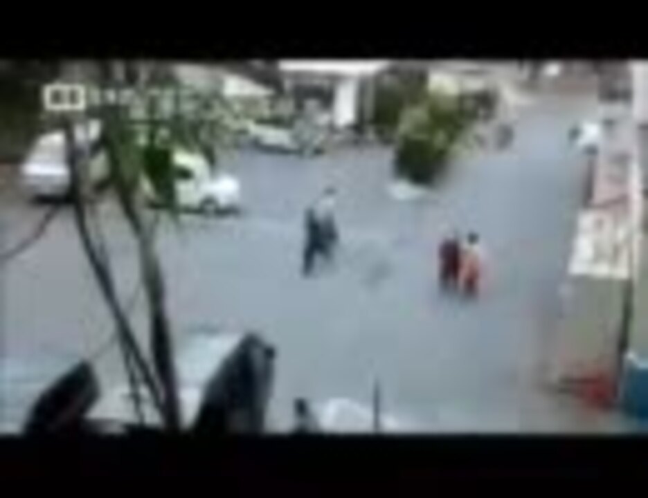津波から逃げる人たちが飲みこまれる衝撃映像 全員無事 ニコニコ動画