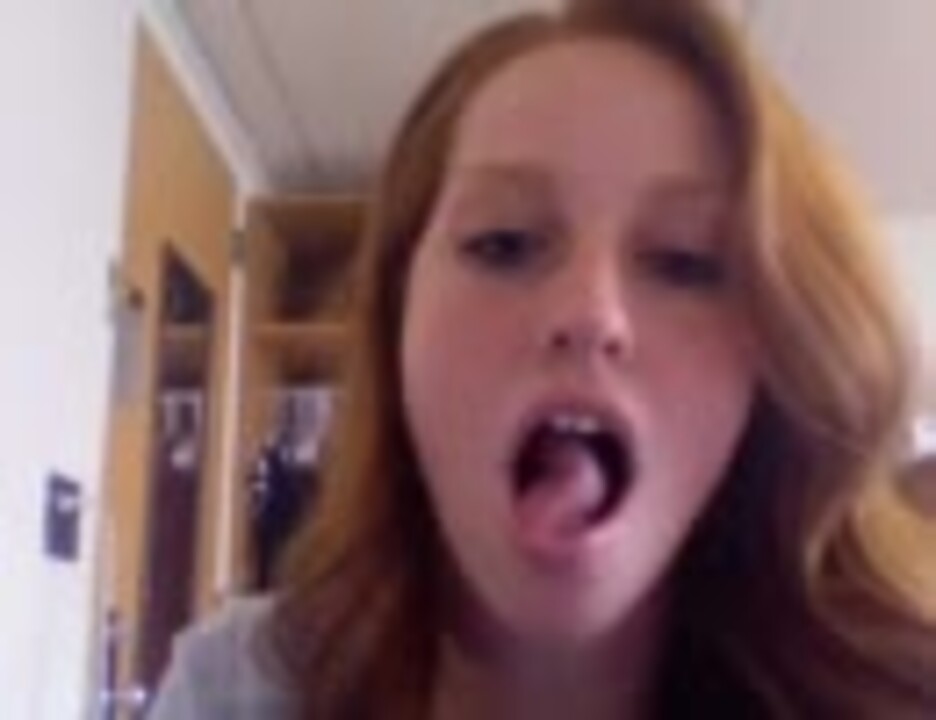 舌がこんな動きをするとは 可愛らしい女の子のスーパー舌技 ニコニコ動画