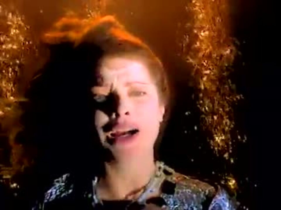 Клип undo. Хейли рейнхарт певица. Санна нильсен. Санна нильсен шведская певица. Клип undo.