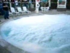 プールに液体窒素を投入したらどうなるか