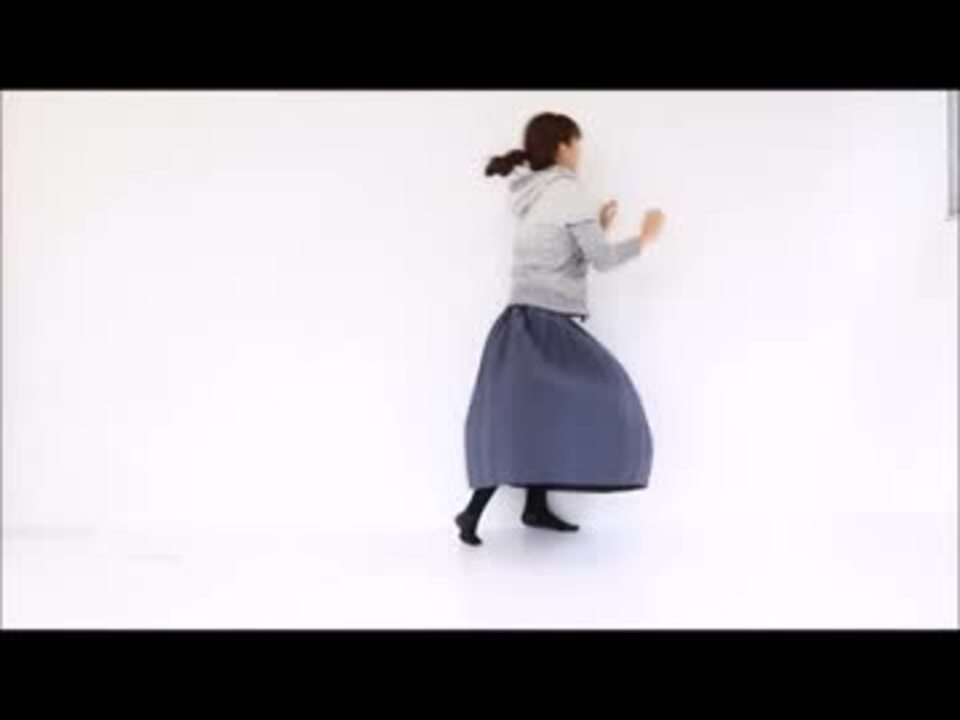 プリーツスカートでくるくる回る女性 ニコニコ動画