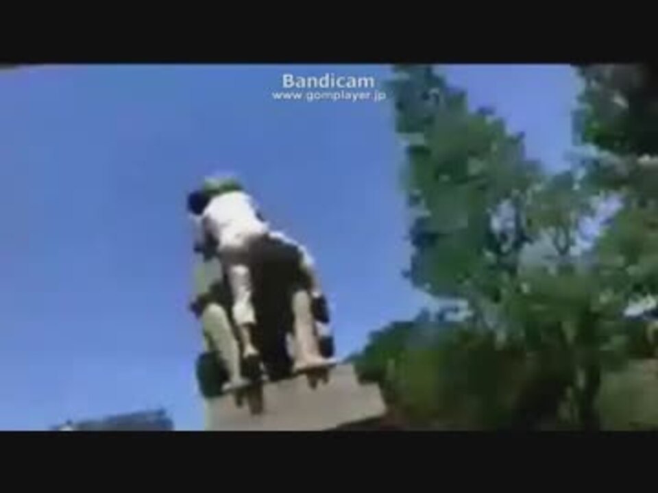ネット配信者が靖国神社の狛犬によじ登って騒ぎを起こしたらしい動画 ニコニコ動画