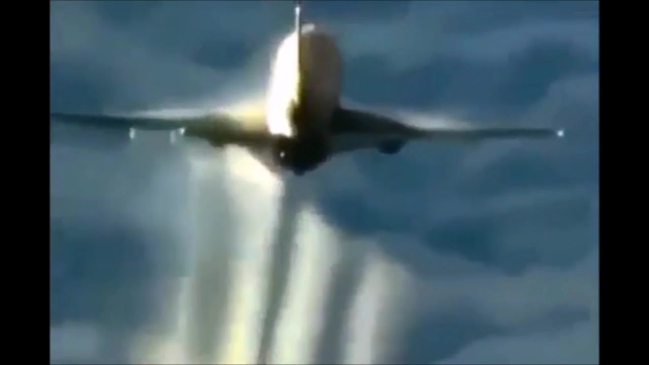 ケムトレイルを撒いてない飛行機と散布している飛行機を比較してみた ニコニコ動画