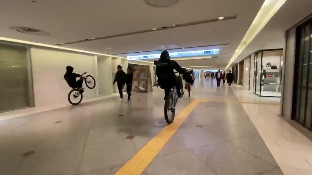 なんば 自転車 暴走 mixi