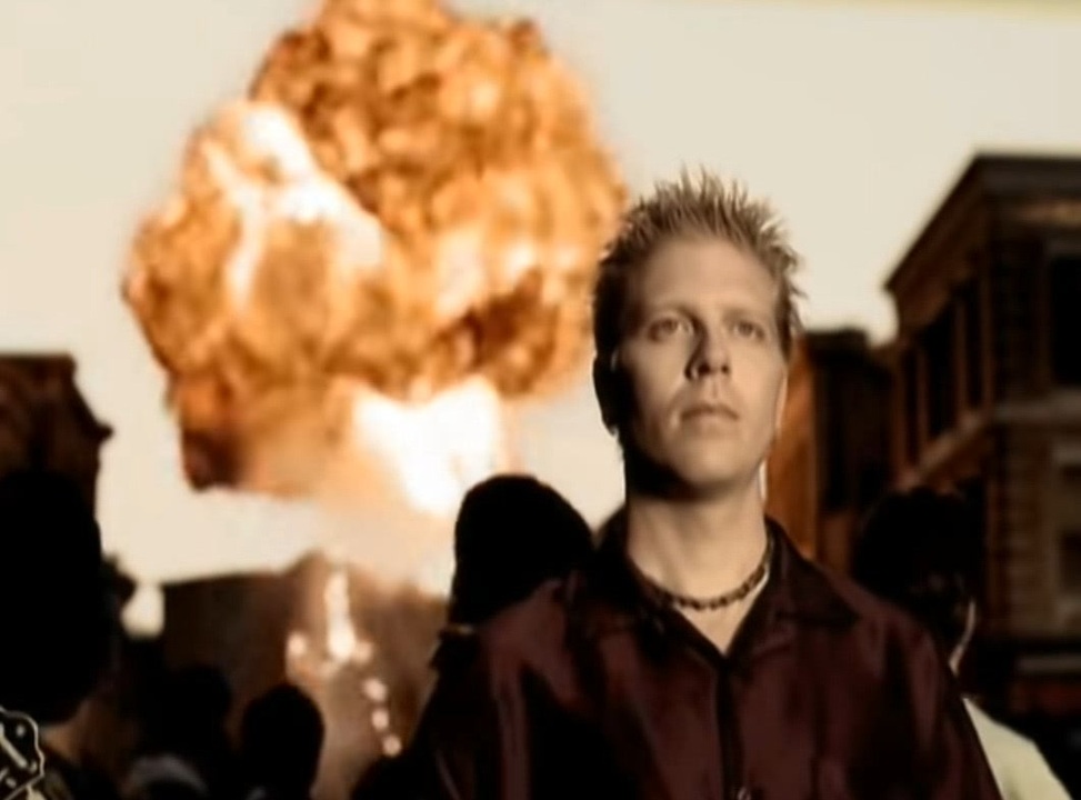 Offspring why don t. Солист offspring. Offspring bass. The offspring в молодости. Offspring why don't you get a job аккорды.