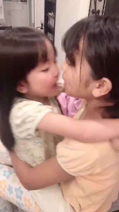 Lesbians with Gays - Niconico