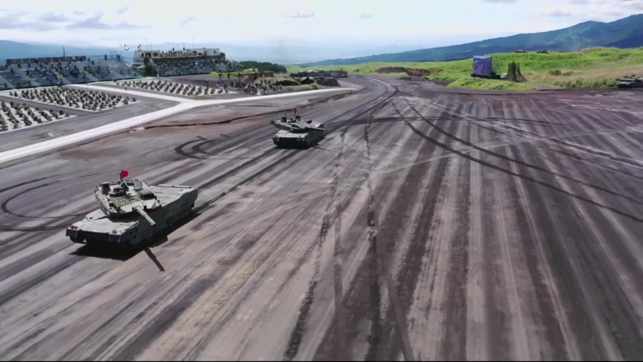 令和２年度富士総合火力演習 10式戦車による行進間射撃 空撮映像 ニコニコ動画