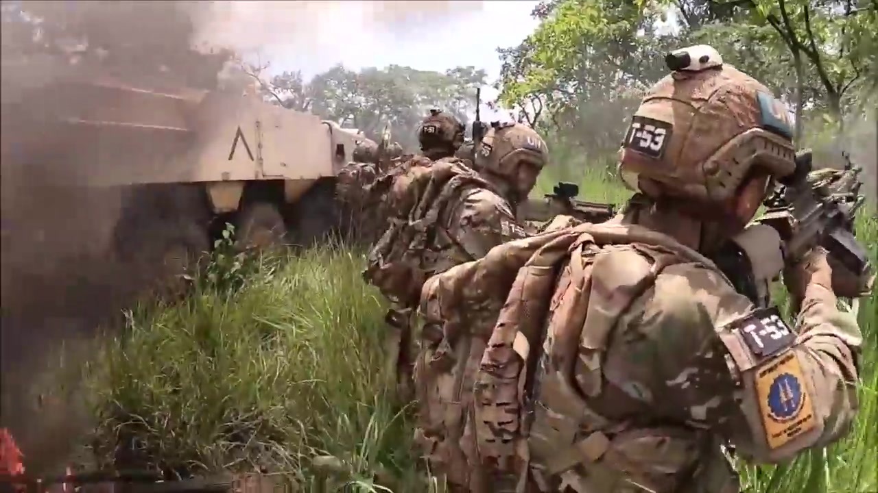 ポルトガル軍特殊部隊がテロリストのキャンプを強襲 ニコニコ動画