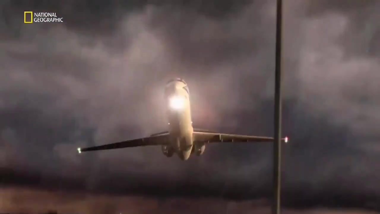 Расследование авиакатастроф. Кадры. Расследования авиакатастроф «афганский кошмар». Расследование авиакатастроф 3. Смотреть посадка гне возможна.