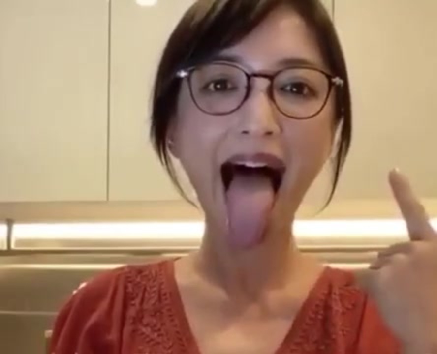 望月理恵さんの舌出し ニコニコ動画