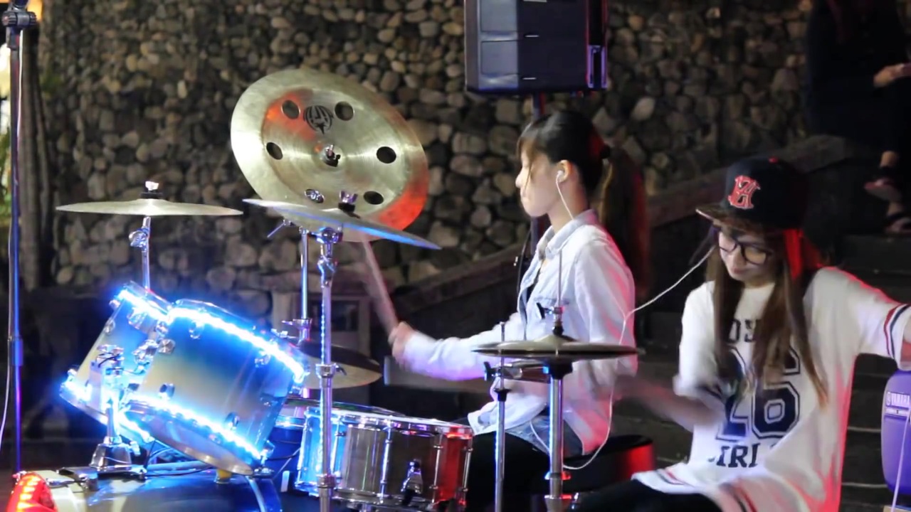 台湾のかわいいドラマーが叩く3 Maroon 5 Moves Like Jagger ニコニコ動画