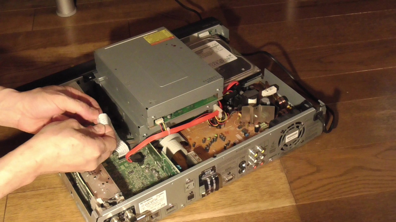 ブルーレイレコーダーのドライブを交換する！(三菱電機DVR-BZ200