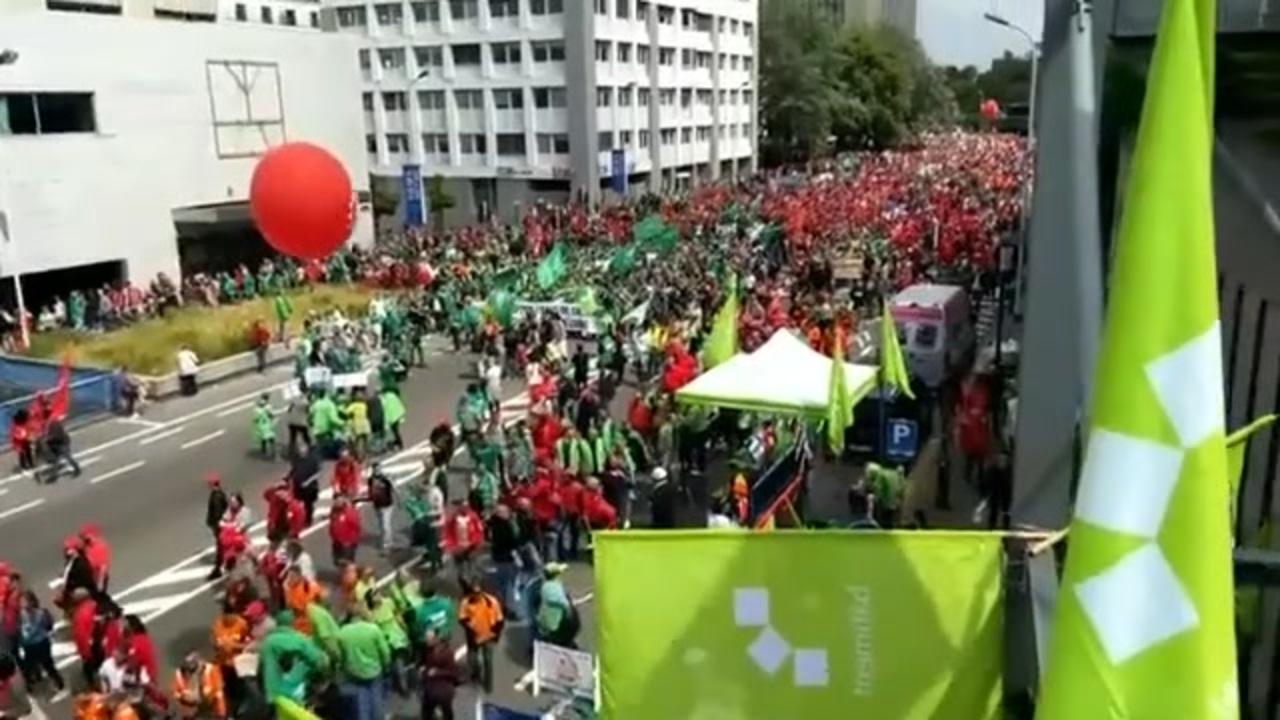 庶民の生活苦しい ベルギーブリュッセルで78万人のデモ 生活費の高騰に抗議する ニコニコ動画