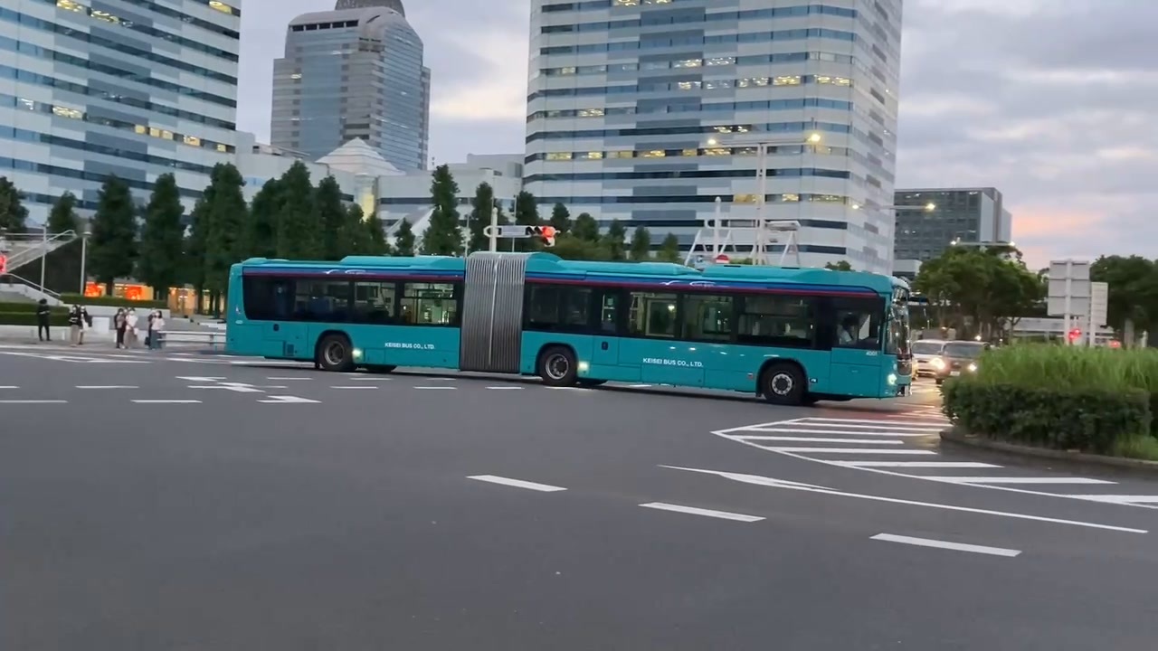 日本 千葉 海浜幕張駅京成バス 日野ブルーリボン シーガル幕張ハイブリッド連節バスKaihin makuhari Chiba Japan