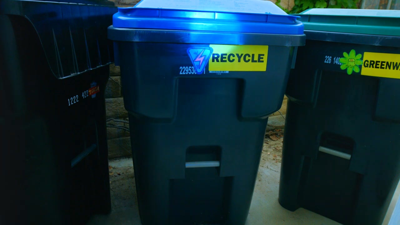 trash-bin-vs-green-and-blue-bin-malibu-video-skit-33