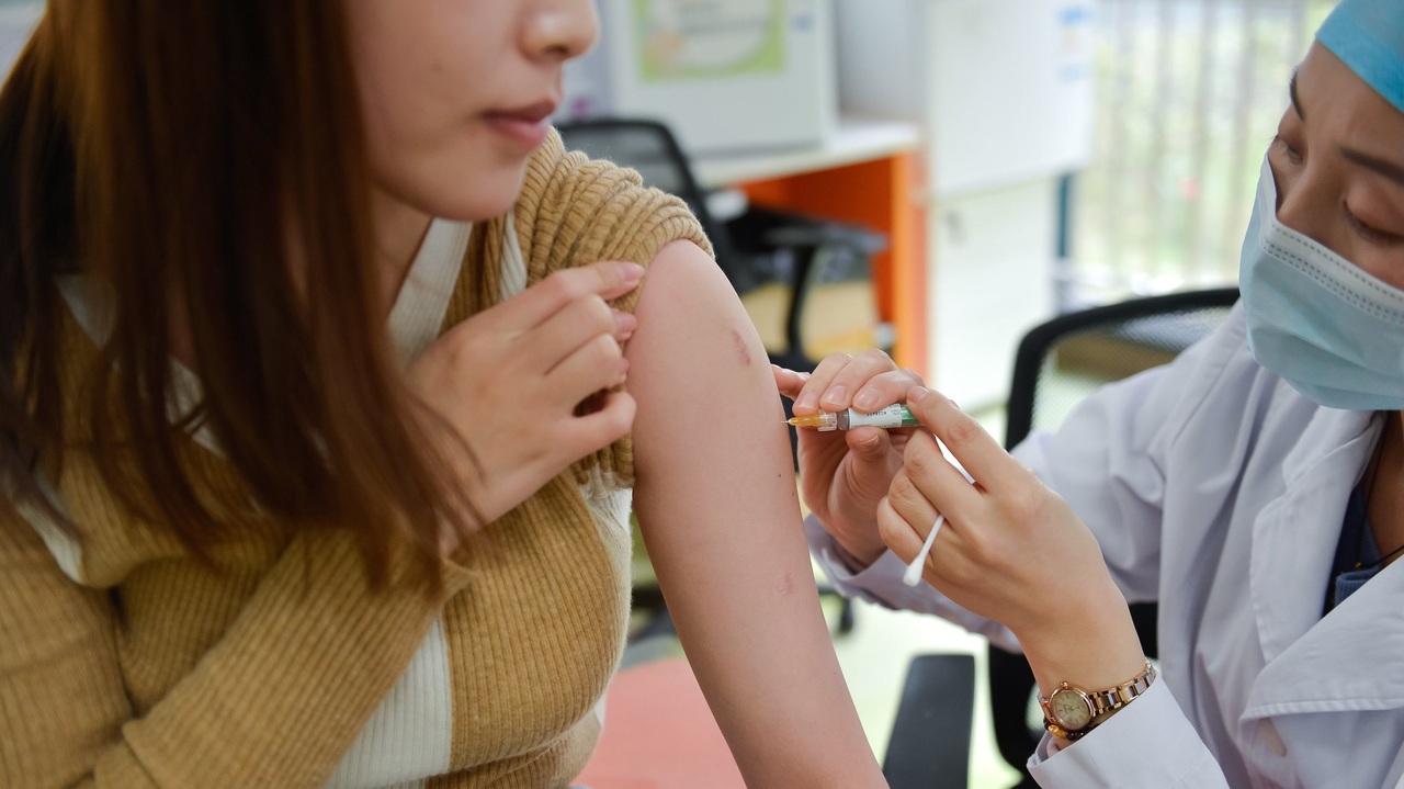 打ったら終了⁉ HPVワクチンにおける人体汚染 - Dr. Sin Hang Lee