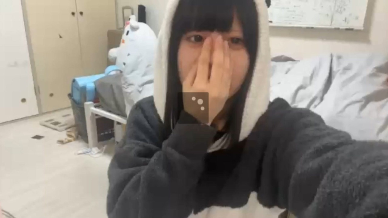 刑事桃、鼻が取れそうになって泣きながら配信を中断 - ニコニコ動画